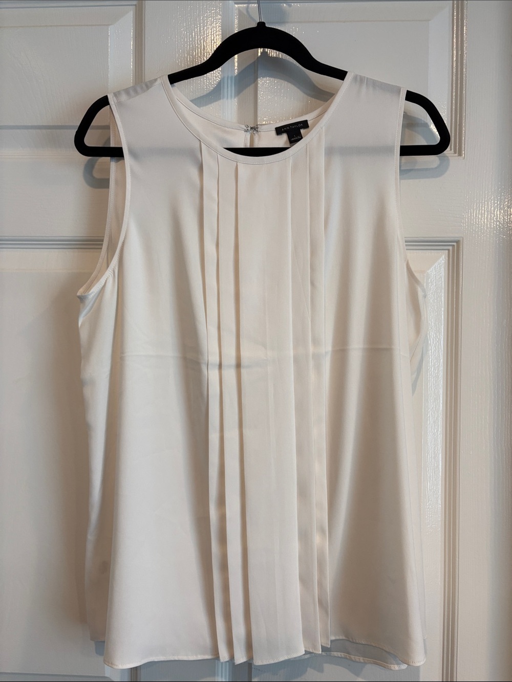 Ann Taylor Ivory Sleeveless Pleated Front Blouse